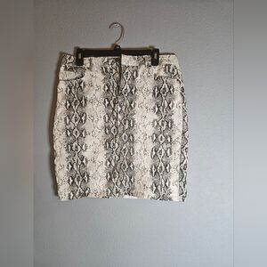 Cute "snake skin" looking skirt